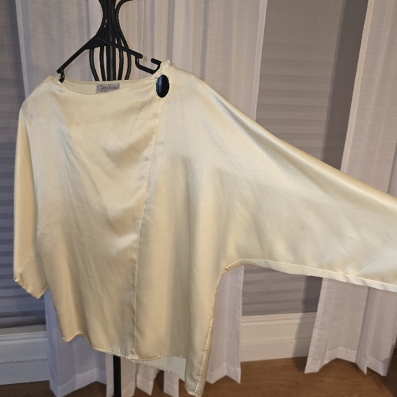 San Andre Vintage Elegant Cream Women's Top Small GUC - Picture 5 of 7